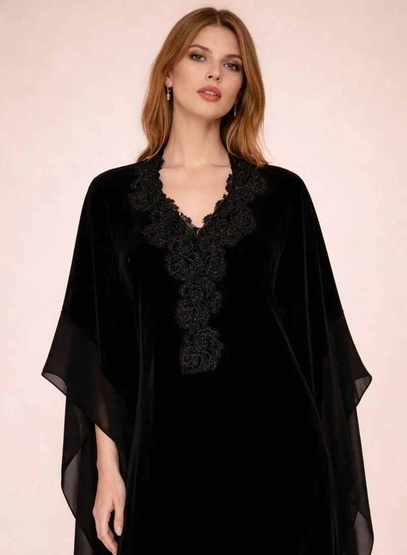 مايسون_ارابيلا عايزة فيلفيت أسود